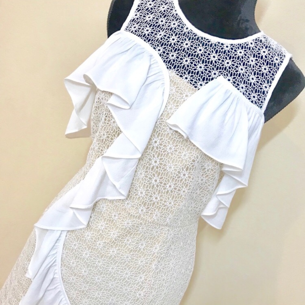 SWEET RUFFLE DRESS - Picture 3 of 10